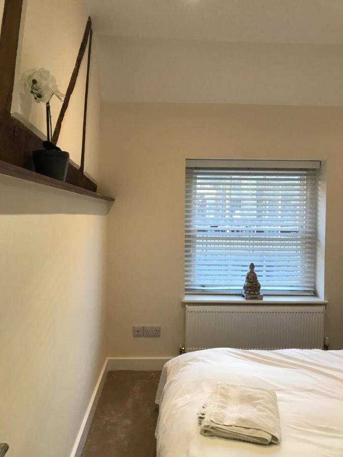The Warren @ Short Stays Basingstoke Exterior photo